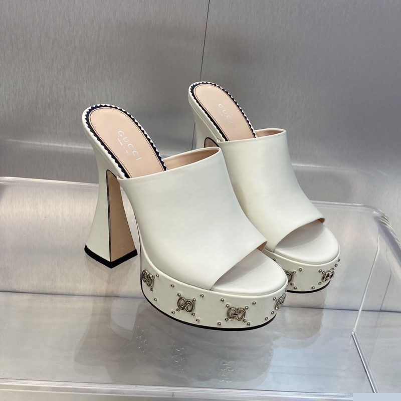 G*u*i high heels